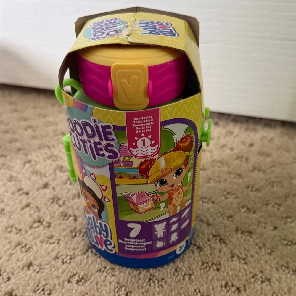 Foodie Cuties Baby Alive Surprise Green Playset - Picture 3 of 3